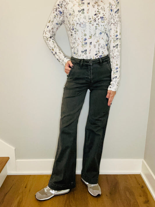 Front photo model forest denim