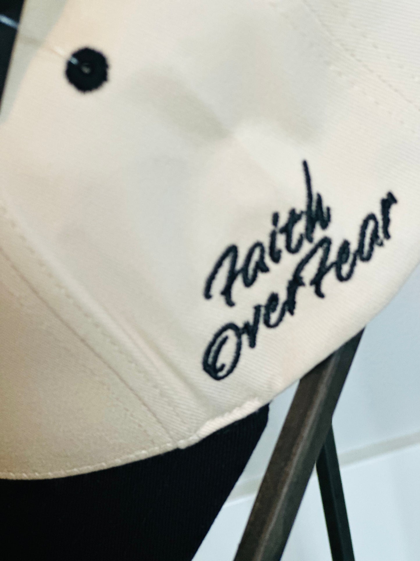 Side detail hat